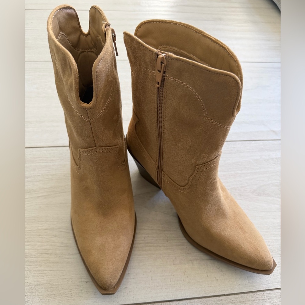 Universal Thread Tan Suede Pointed-Toe Western An… - image 3